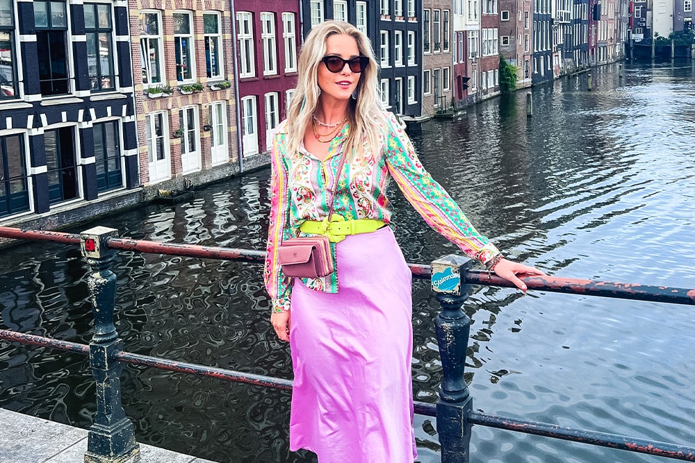 Vintage flair en moderne twist: De tassentrends van 2024
