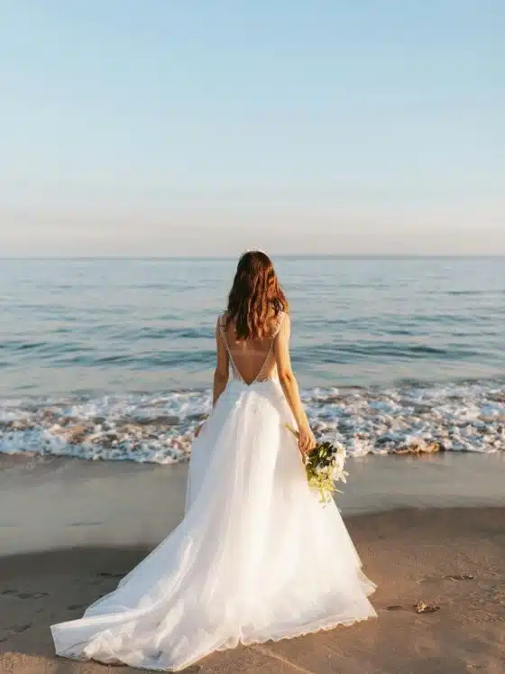 Trouwjurken met karakter: dit zijn de trends waar vrouwen écht blij van worden